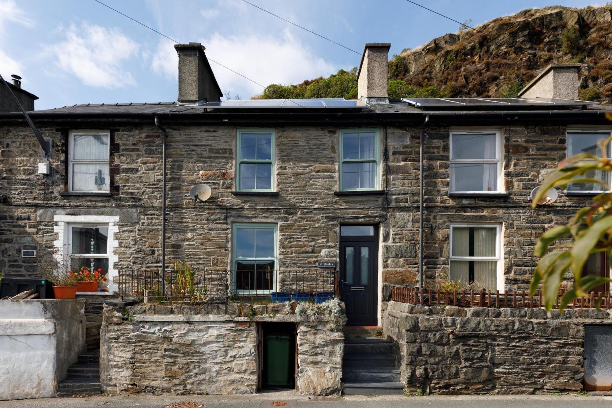 Cosy, 2-bedroom Snowdonia Mountain Retreat * Tanygrisiau